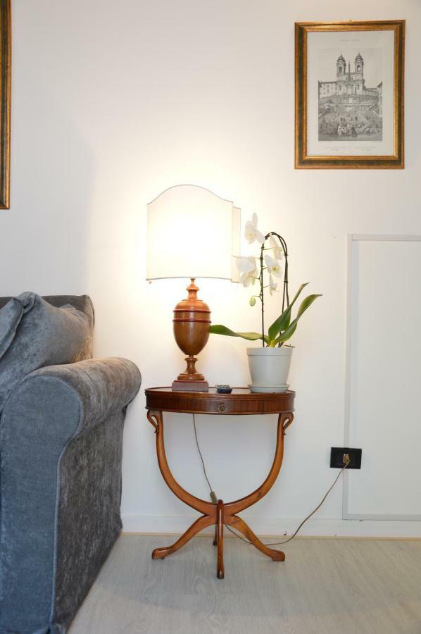 Historic Center - Elegant Apartment With Charming Antiques - Raffaello Inn Roma Exterior foto